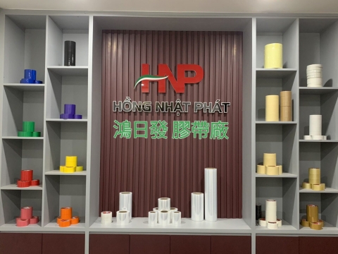 Trưng bày sản phẩm Hồng Nhật Phát